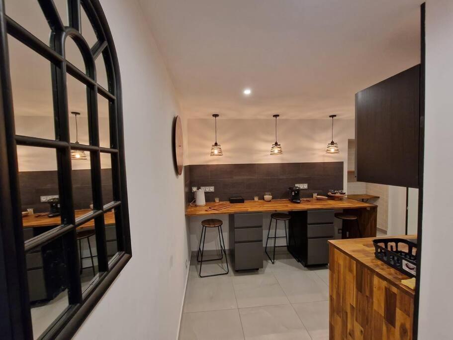 Moderne En Plein Centre-ville Apartment Saint-Claude